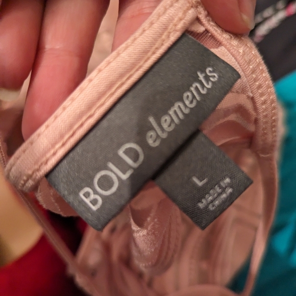 Beautiful new dress - Picture 7 of 7